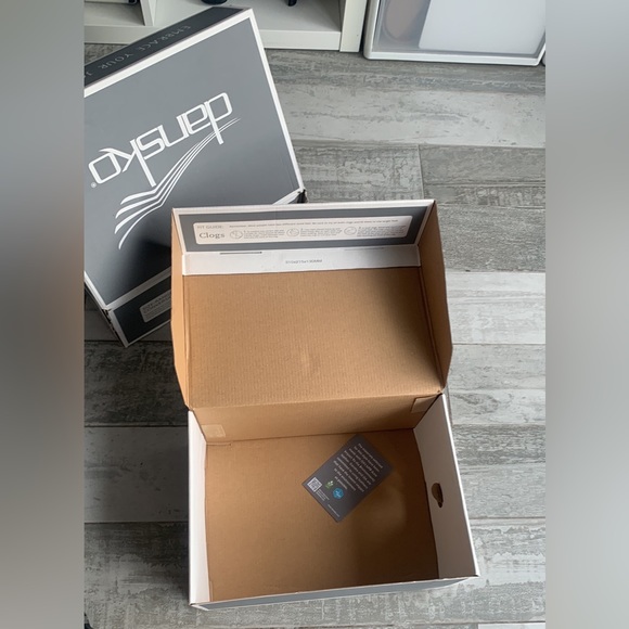 Dansko Shoe Box Empty For your Gift Wrap - Picture 9 of 13